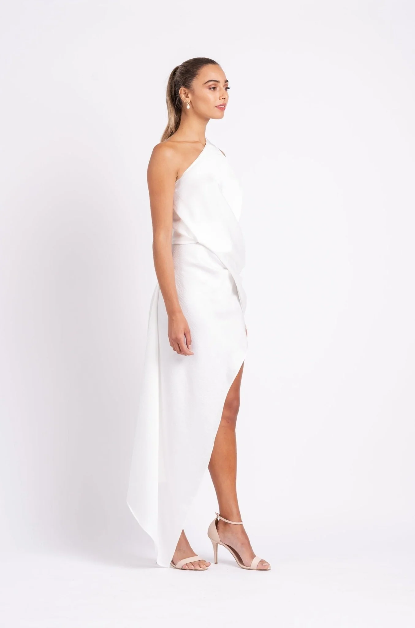 PHILLY DRESS IN WHITE ON WHITE - Image 4