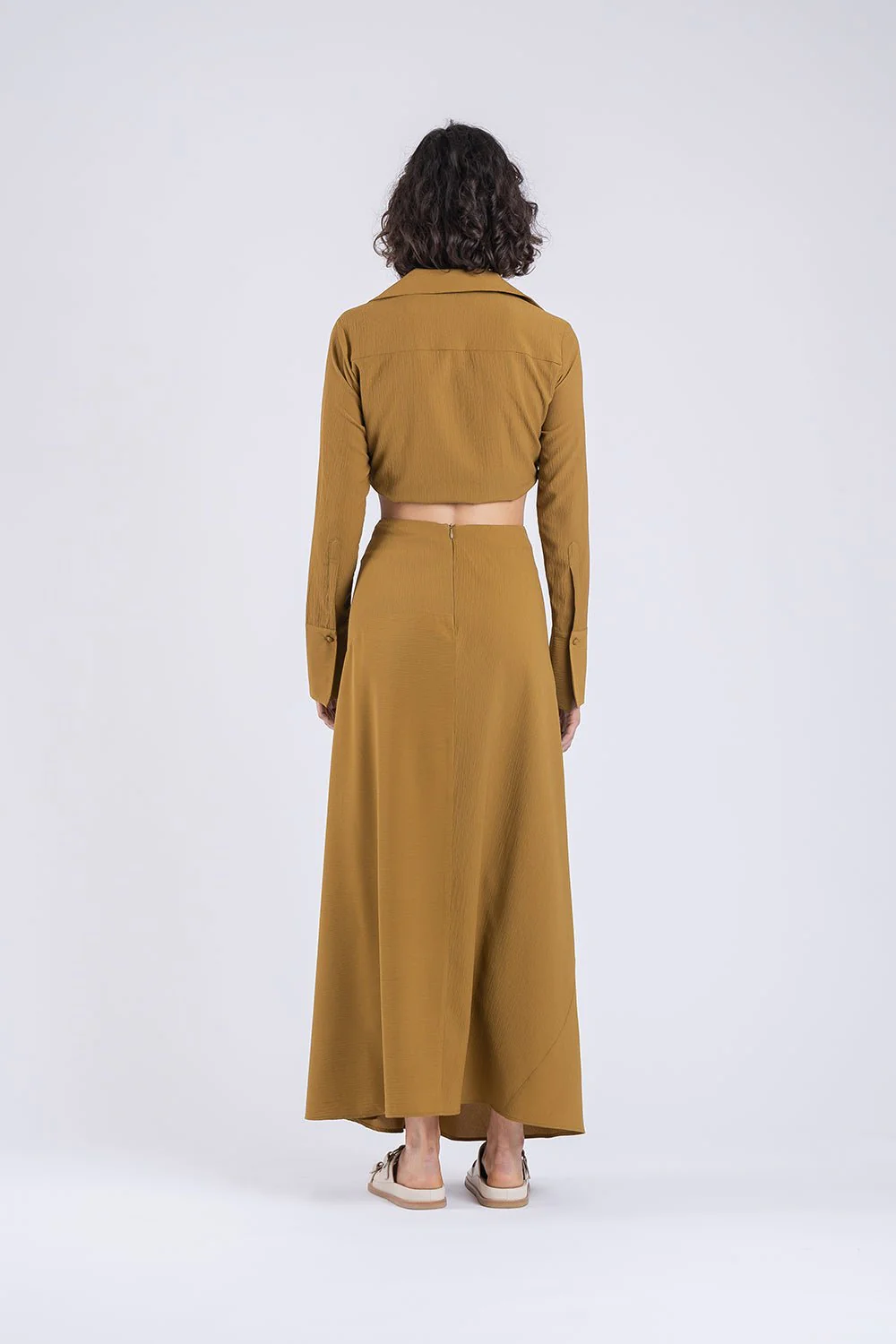 LANA WRAP IN TERRA NOVA - Image 3