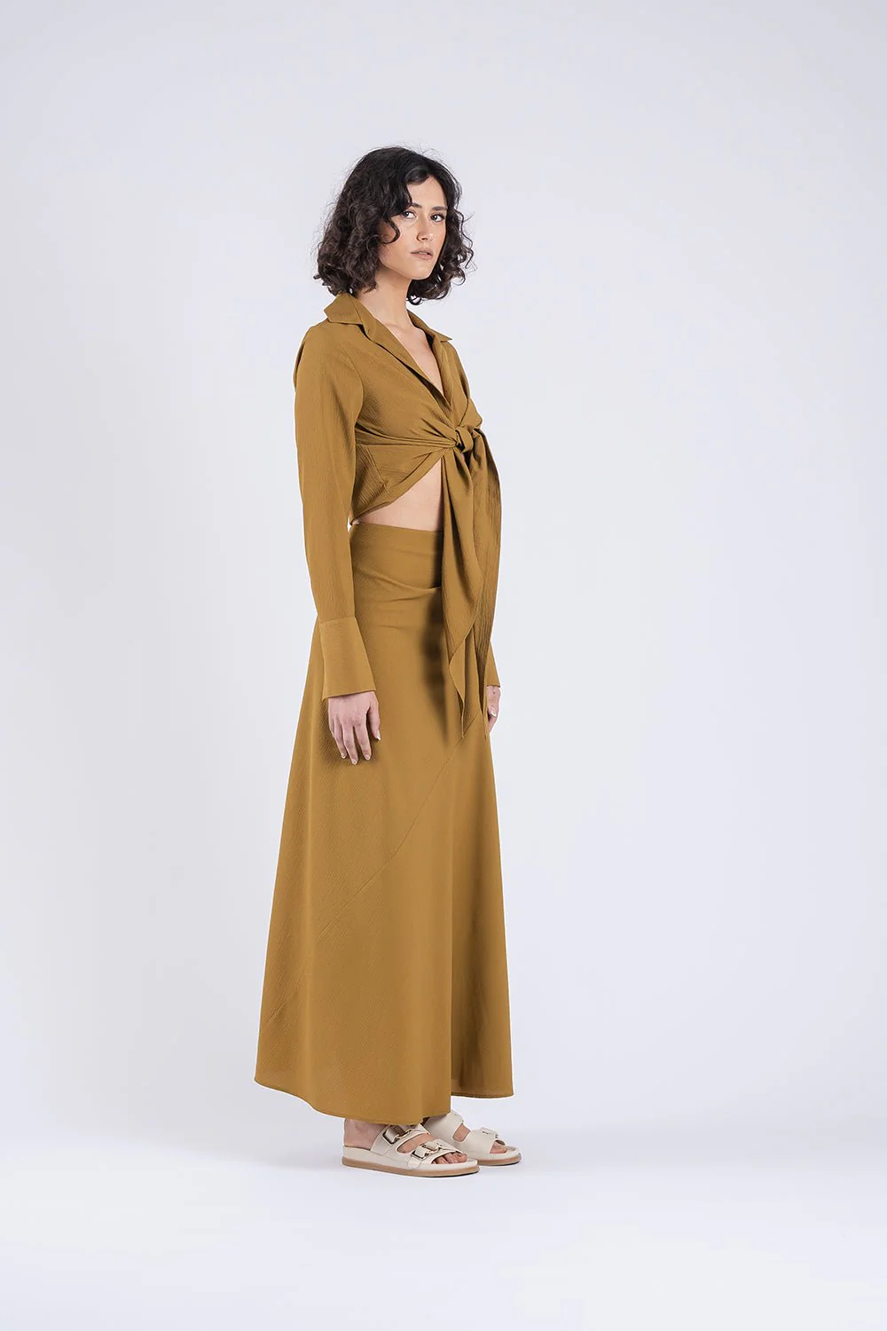 LANA WRAP IN TERRA NOVA - Image 6