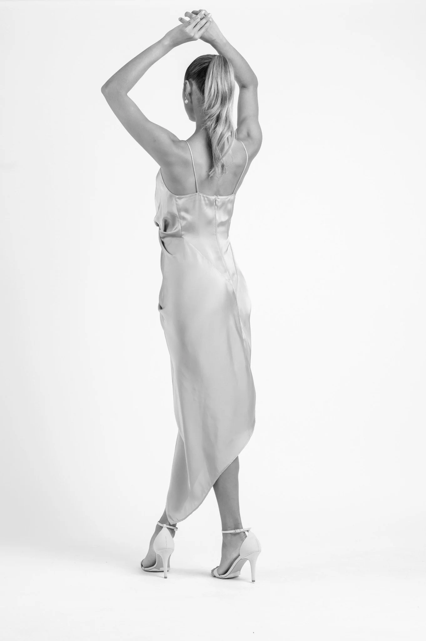 LE LUXE MIDI IN BLACK AIR - Image 4