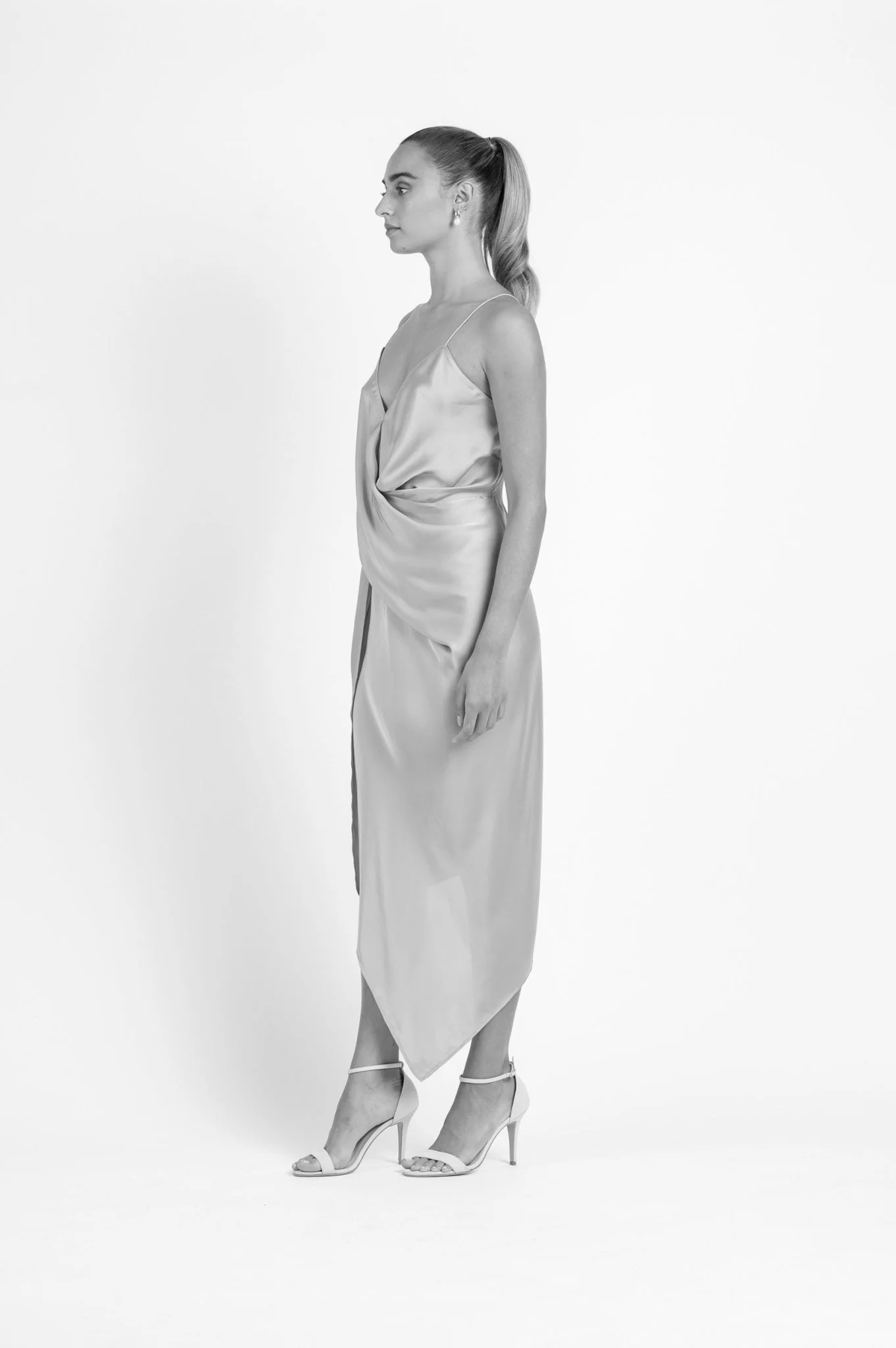 LE LUXE MIDI IN BLACK AIR - Image 7