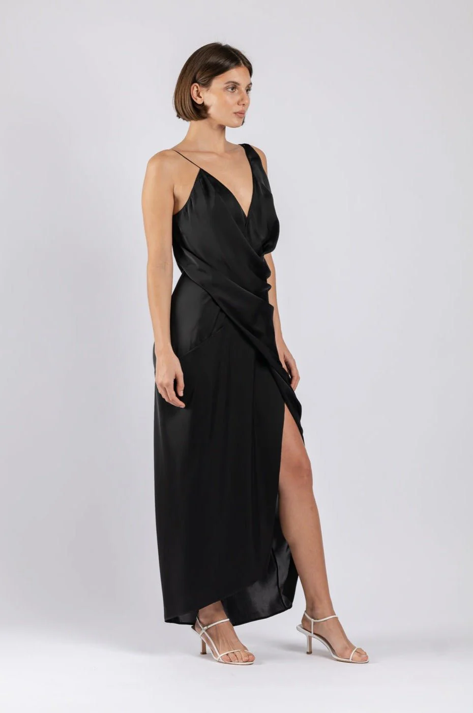 THE STATUS DRESS IN BLACK AIR - Image 2