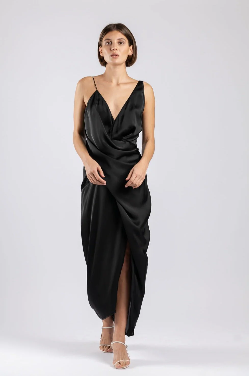 THE STATUS DRESS IN BLACK AIR - Image 3