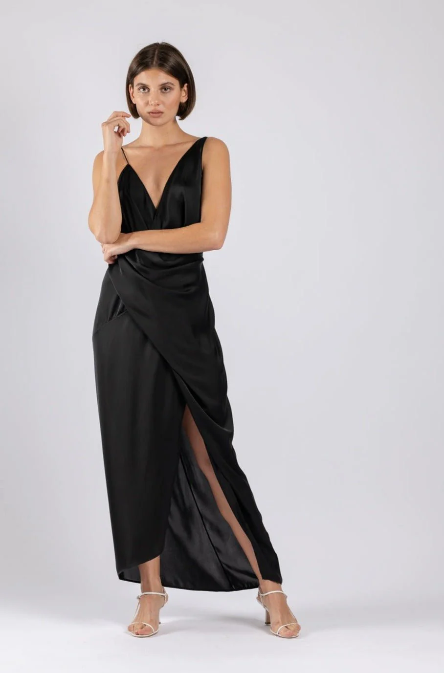 THE STATUS DRESS IN BLACK AIR - Image 6