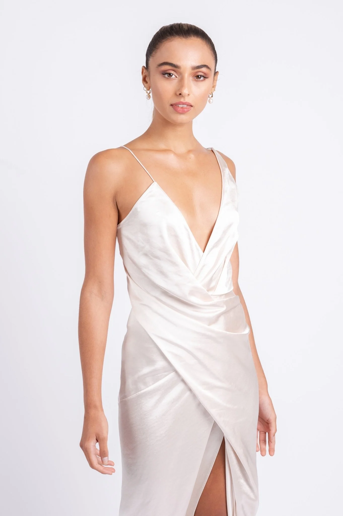 THE STATUS DRESS IN MOTHER OF PEARL - Image 7