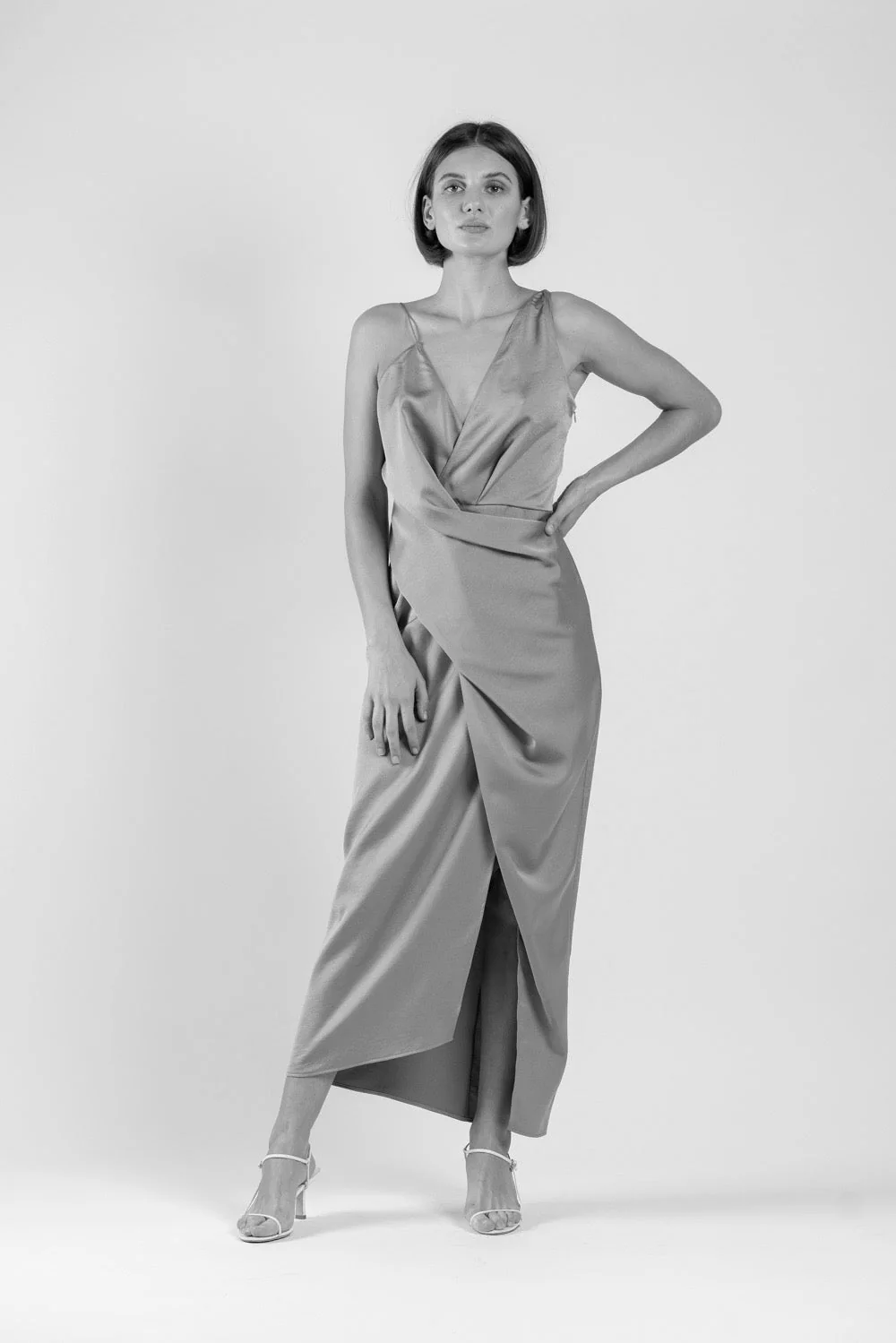 THE STATUS DRESS IN RUNWAY WHITE MATTE - Image 12