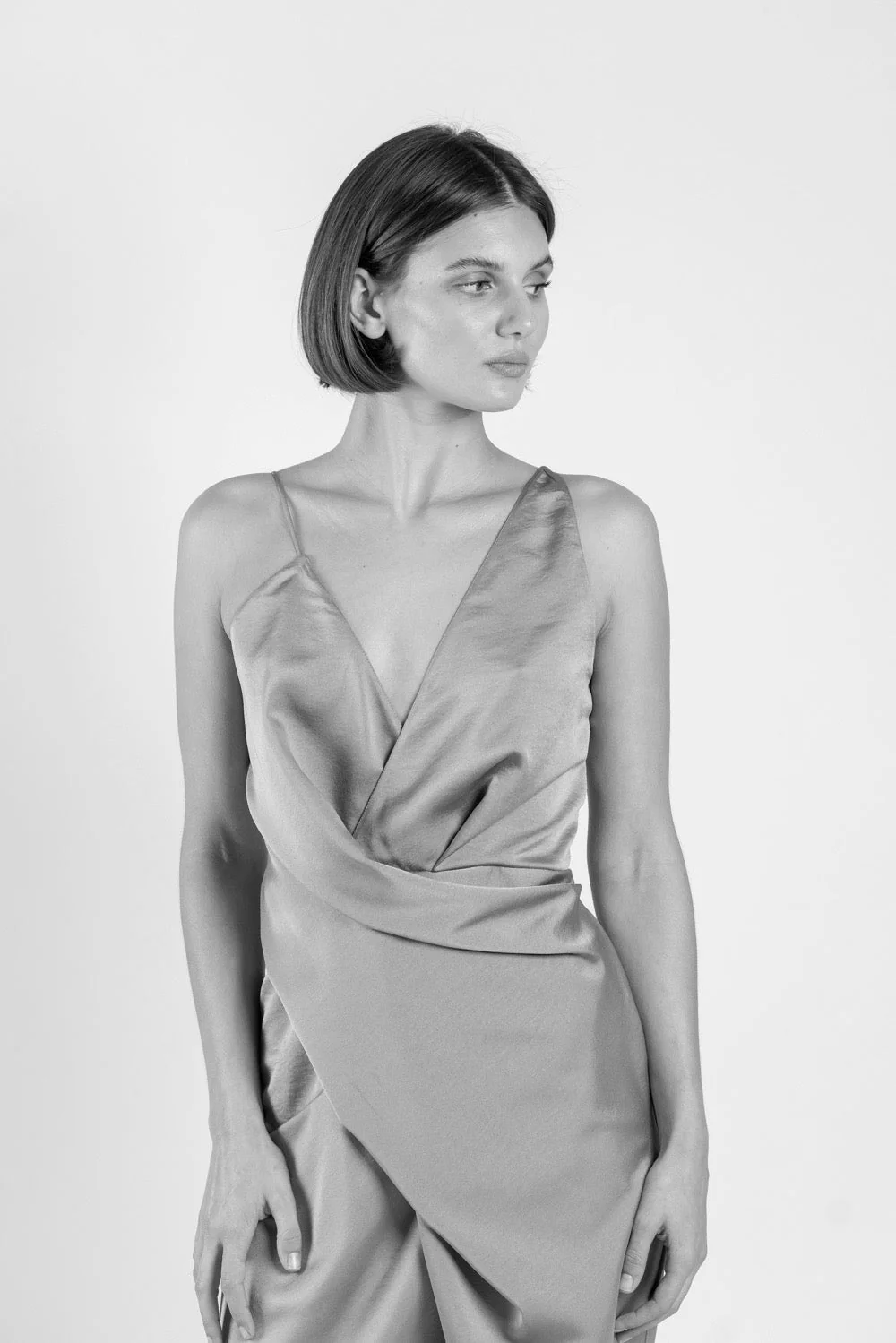 THE STATUS DRESS IN RUNWAY WHITE MATTE - Image 13