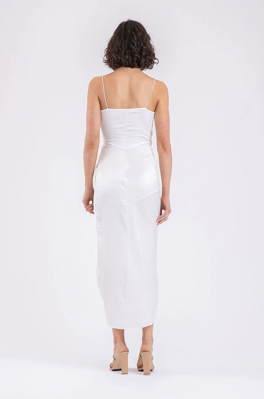 THE STATUS DRESS IN WHITE ON WHITE - Image 3