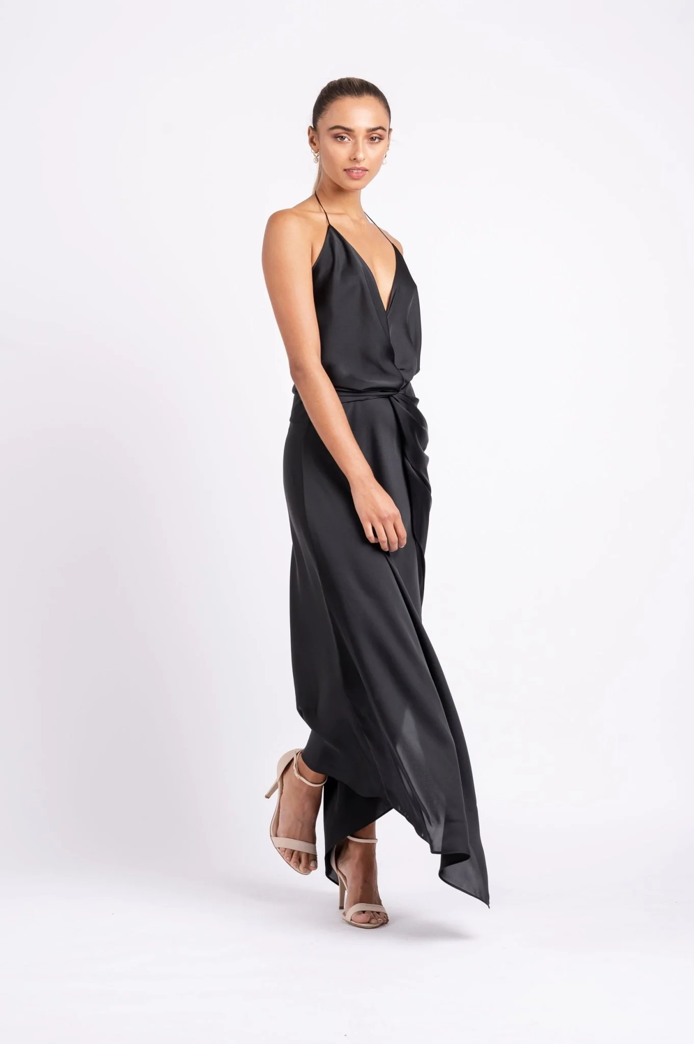 THE SURREAL DRESS IN BLACK AIR - Image 2