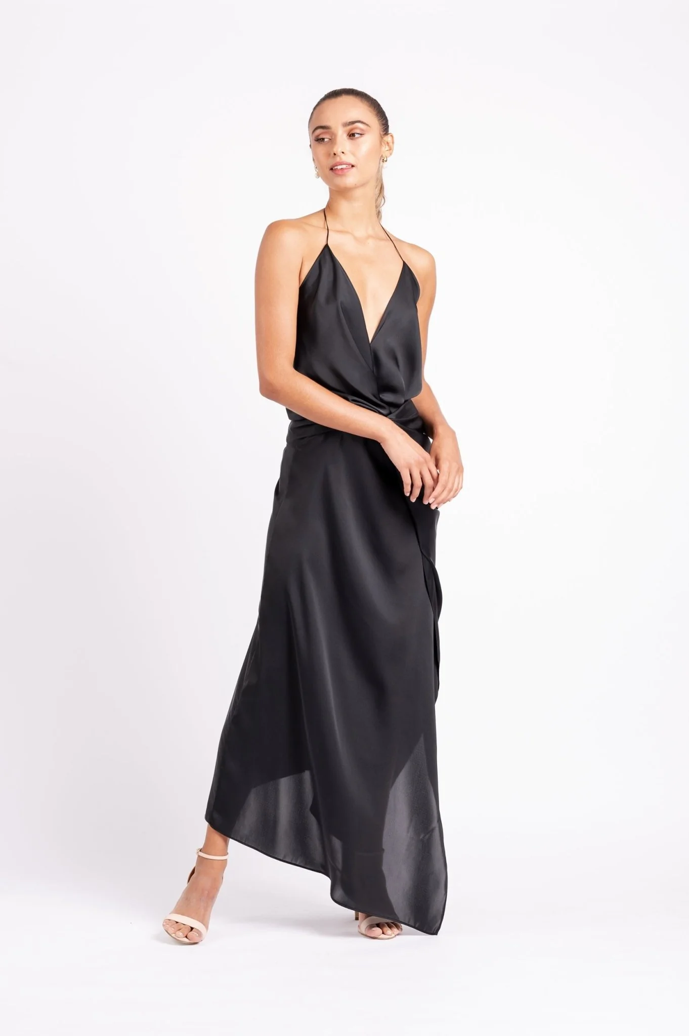 THE SURREAL DRESS IN BLACK AIR - Image 5