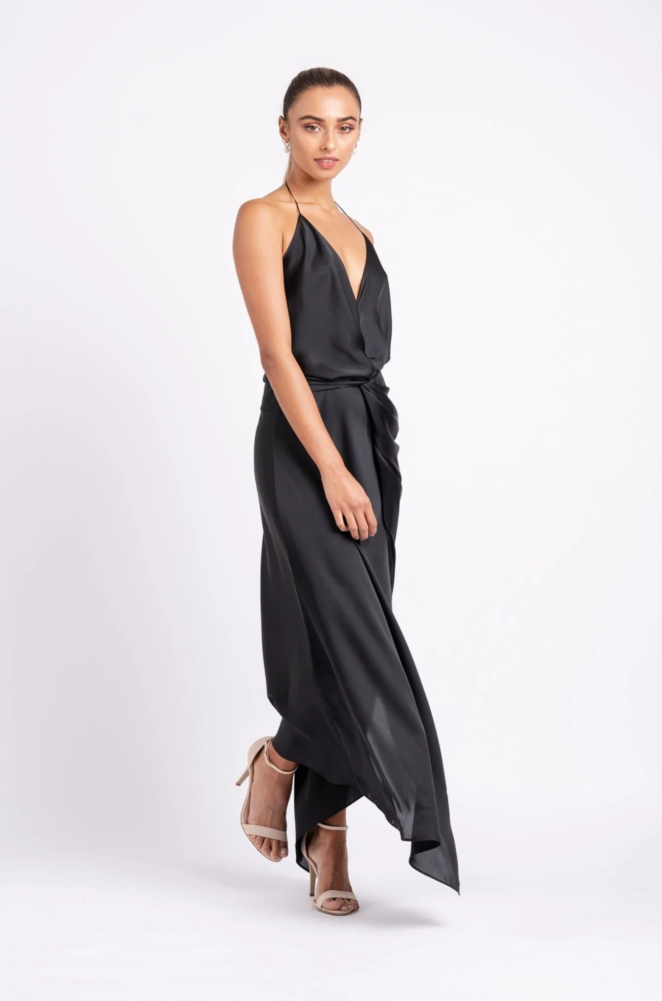 THE SURREAL DRESS IN BLACK AIR - Image 4