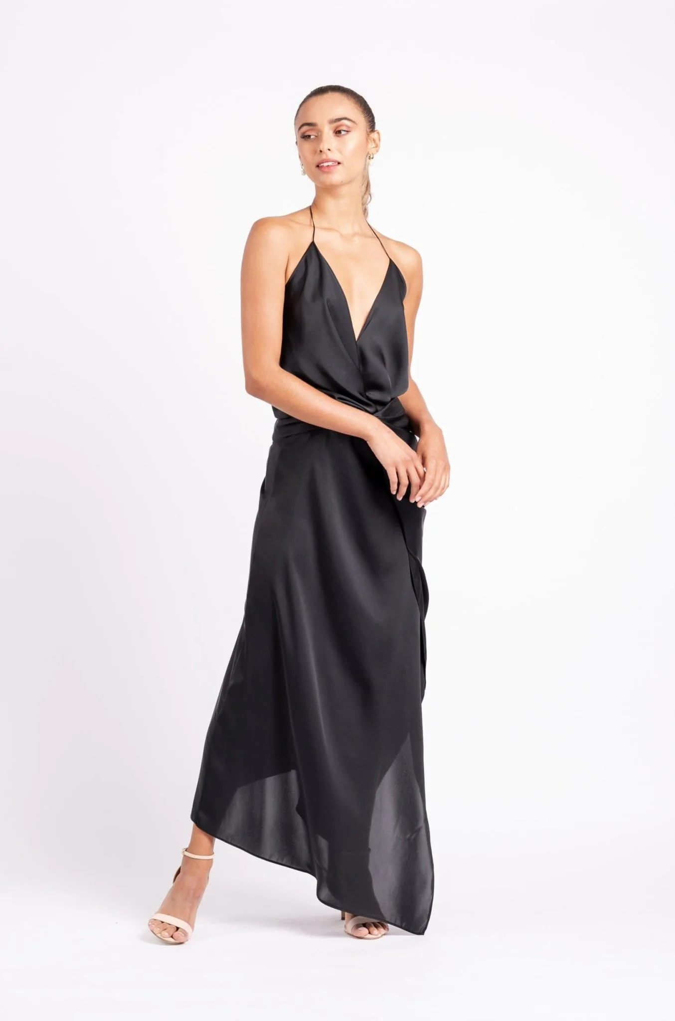 THE SURREAL DRESS IN BLACK AIR - Image 5